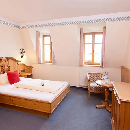 Akzent Krone 3* Helmstadt
