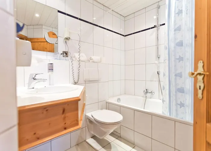 Akzent Krone Hotell Helmstadt
